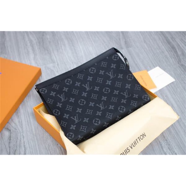Cluth cầm tay LV hàng đẹp fullbox