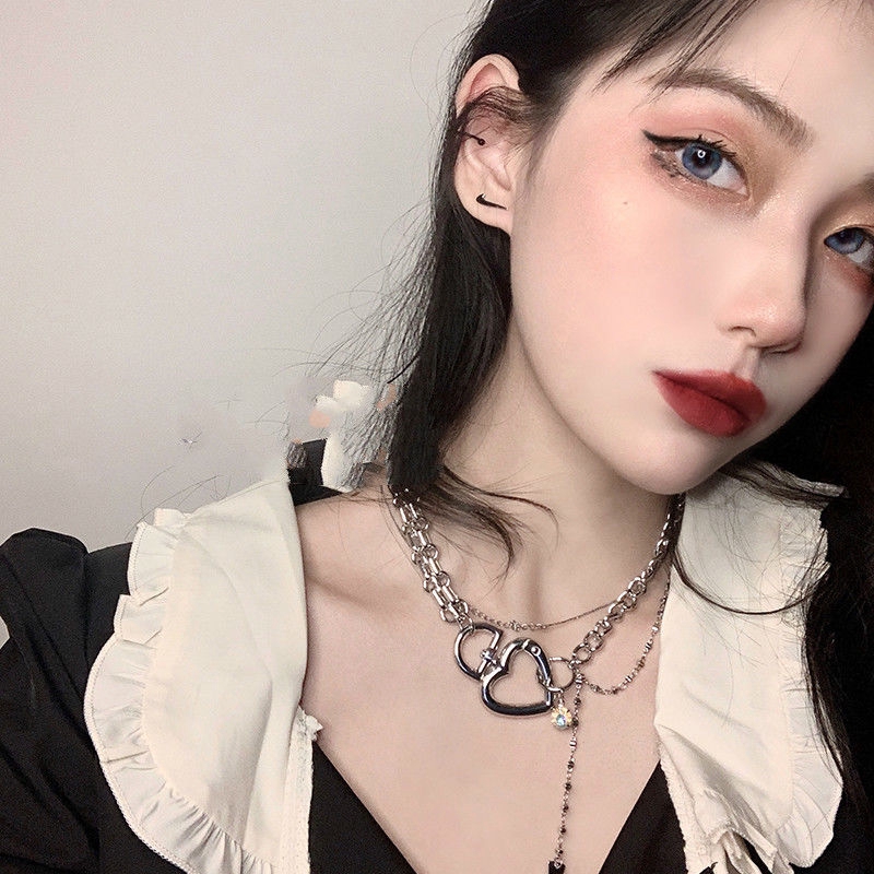 Vòng Cổ Gắn Mặt Trái Tim Độc Đáo Phong Cách Retro