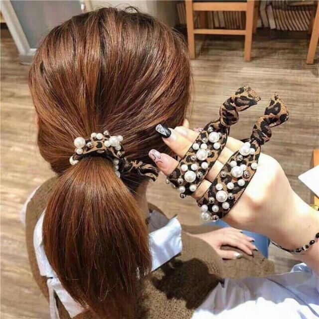 Cột tóc ngọc