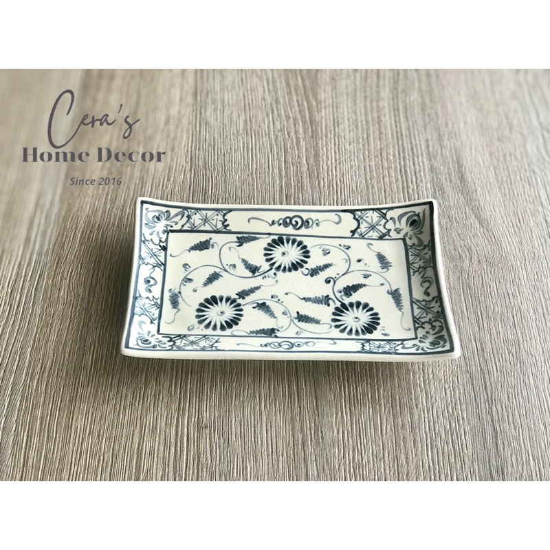 Khay / Đĩa chữ nhật vếch men rạn giả cổ Gốm Bát Tràng hoạ tiết vẽ tay hoa cúc dây chàm