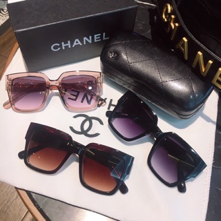 Kính Vuông Chữ Bản Lớn