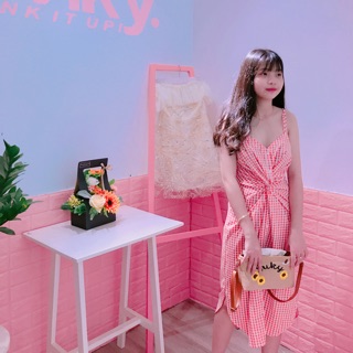 Váy kẻ hai dây rúm eo
