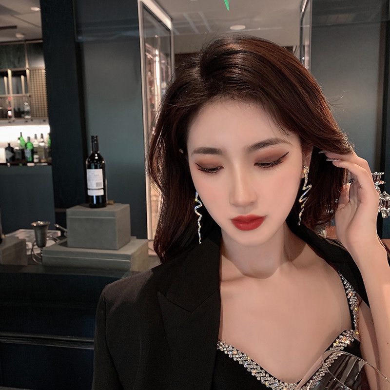 Khuyên Tai Hình Rắn Đính Đá Lấp Lánh Phong Cách Hàn Quốc