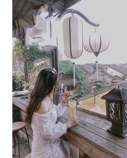 Đầm bẹt vai trắng đan dây eo