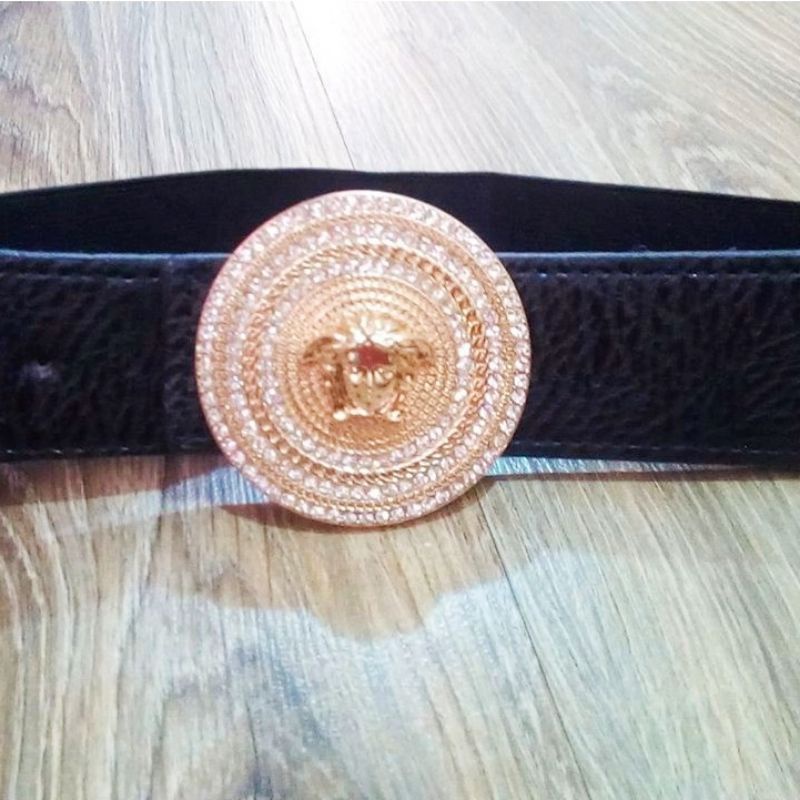 Đai chun mặc đầm váy nữ thời trang sang trọng dành cho chị em | BigBuy360 - bigbuy360.vn