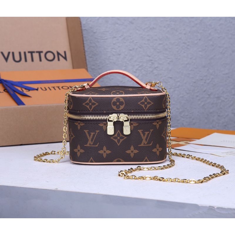 túi xách đeo chéo đựng đồ trang điểm nữ có hai móc khóa kéo khắc logo LV cao cấp chất liệu da thật thời thượng