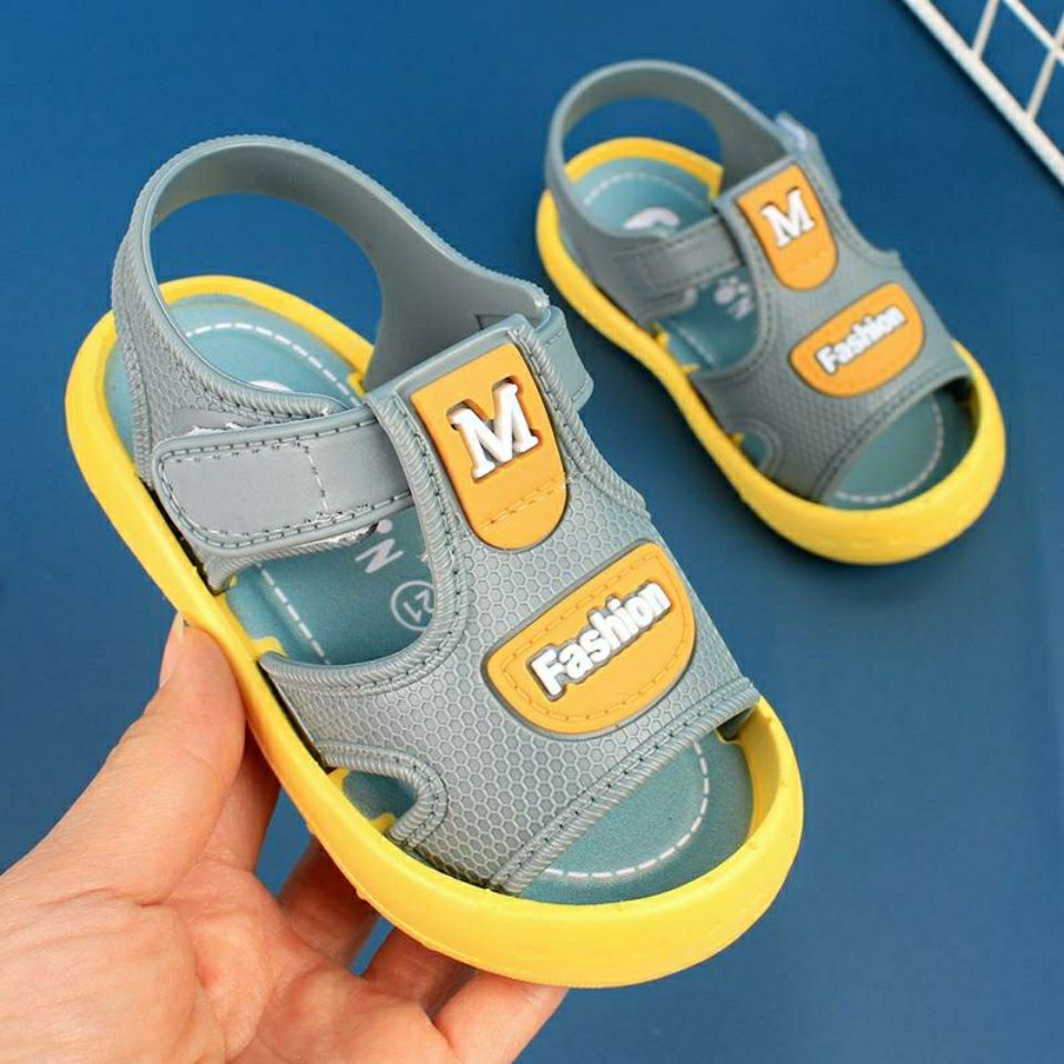 Xăng đan Khóa Dán Đế Mềm Cho Bé