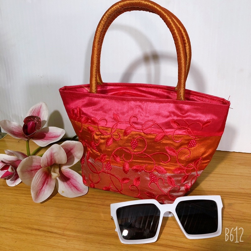 Túi lụa đeo vai thêu dây nho siêu đẹp