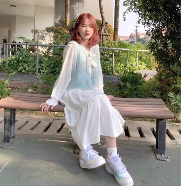 VÁY TRẮNG CỘT DÂY NƠ