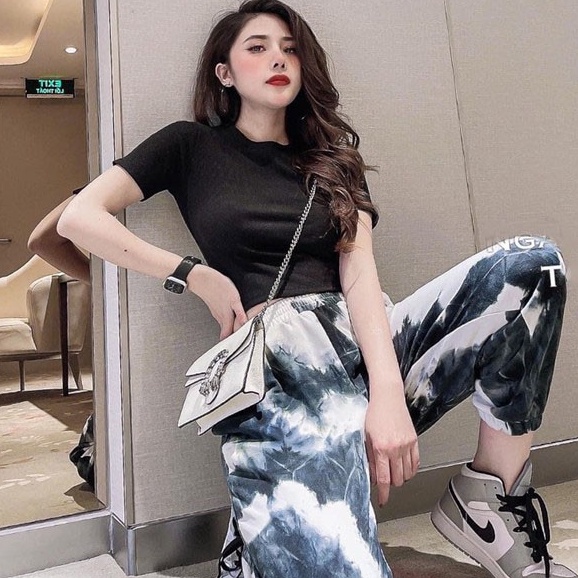 Set Áo Croptop Thể Thao Cộc Tay Mix Quần Boom Loang Cao Cấp