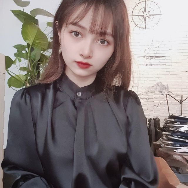 áo sơ mi màu đen cổ trụ vải chéo hàn cchat size S siêu xinh siêu sang form rộng