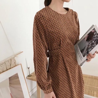 Váy chấm bi nhung buộc eo