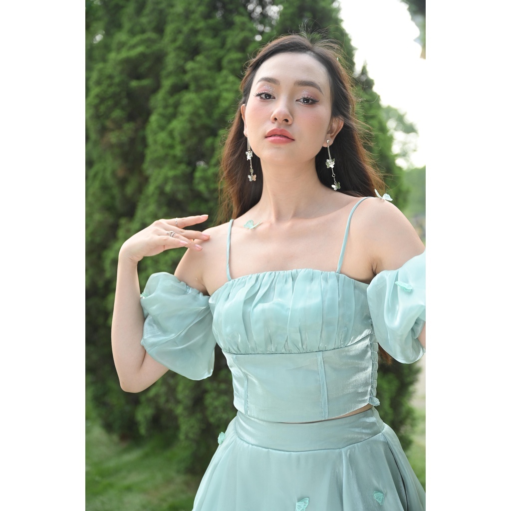 Set áo hai dây Chillgals trễ vai chân váy xòe thêu bướn xinh xắn SE-001