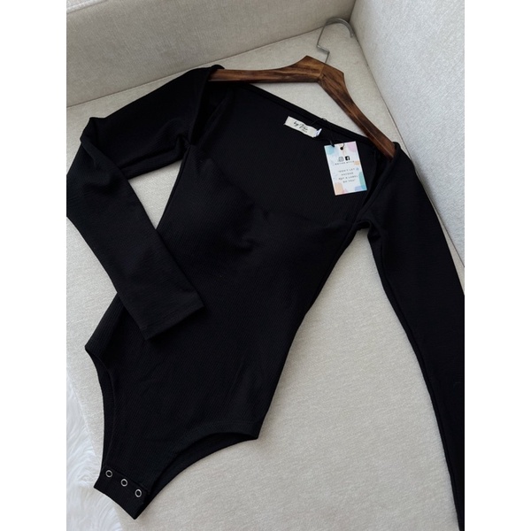 Áo bodysuit tay dài thun gân co giãn có mút ngực | BigBuy360 - bigbuy360.vn