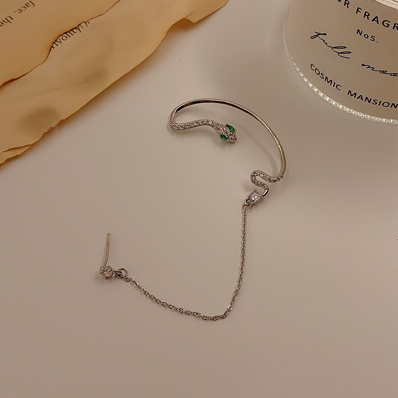 Bông tai đính đá máng vành tai quyền lực, độc đáo BT260