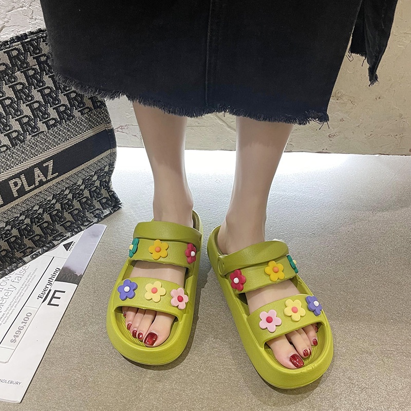 Sandal đính hoa kiểu dáng mới 2022