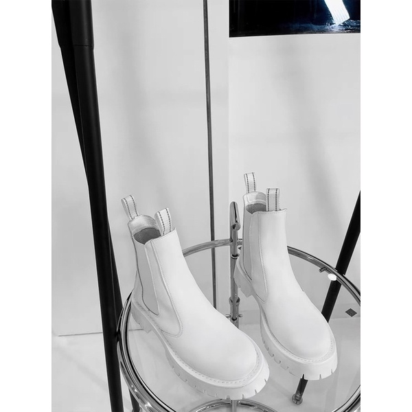 Boot nam trắng siêu phẩm 2022