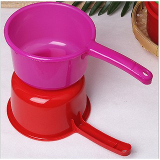 Gáo nhựa múc nước