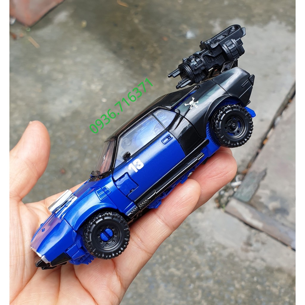 Robot biến hình ô tô màu xanh Transformers Studio Series 46 Dropkick