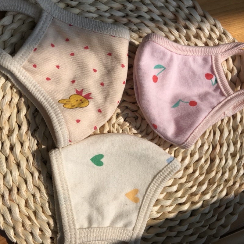 Khẩu trang cotton 2 lớp họa tiết xin xắn cho bé