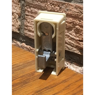 Khóa tủ sắt lùa T125-02