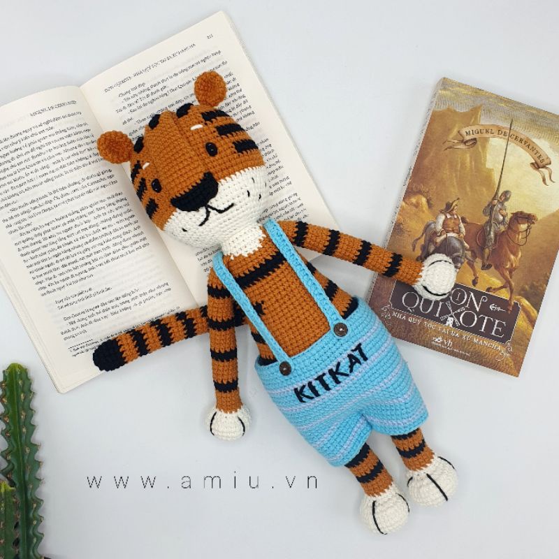 Hổ nhồi bông - Gấu bông handmade cao cấp Amigurumi - Hổ quần yếm handmade dễ thương làm quà cho bé