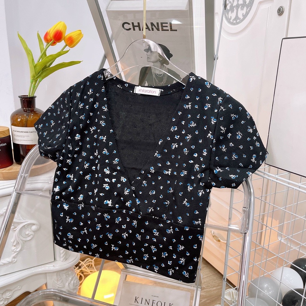 áo croptop in hoa nhí đắp chéo na