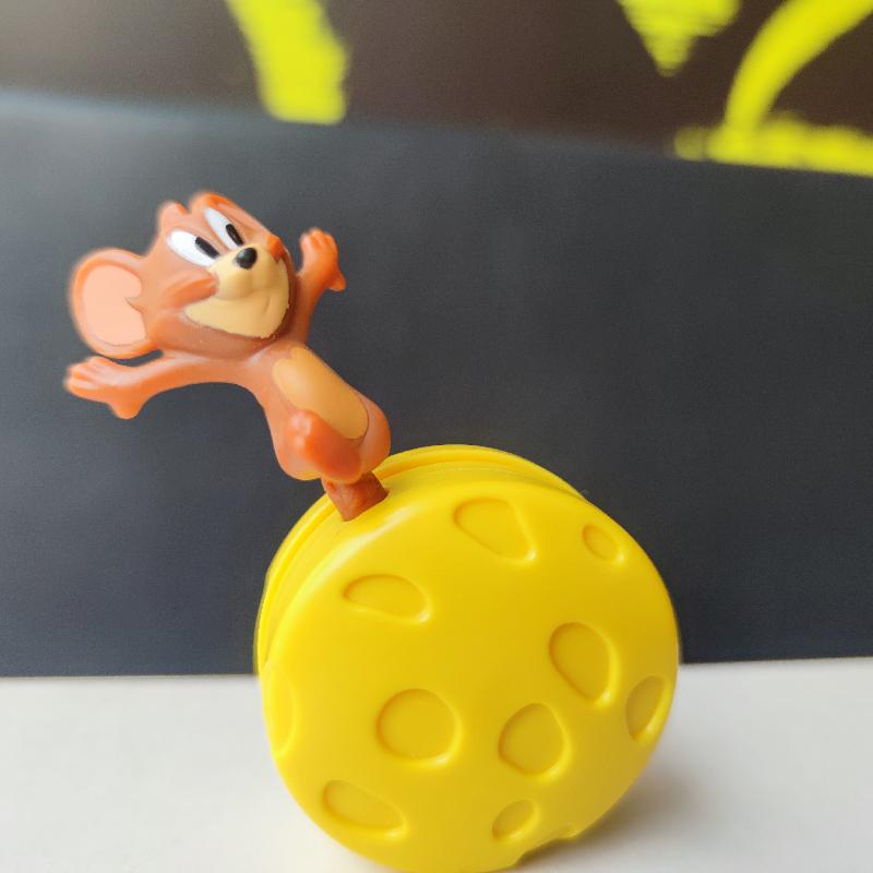 Bộ sưu tập đồ chơi McDonald's Happy Meal Tom & Jerry 2021 xinh xắn