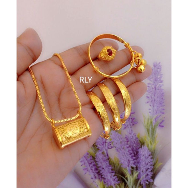 Set Nhẫn Và Vòng Đeo Tay Mạ Vàng Cho Bé 3 Tháng Tuổi