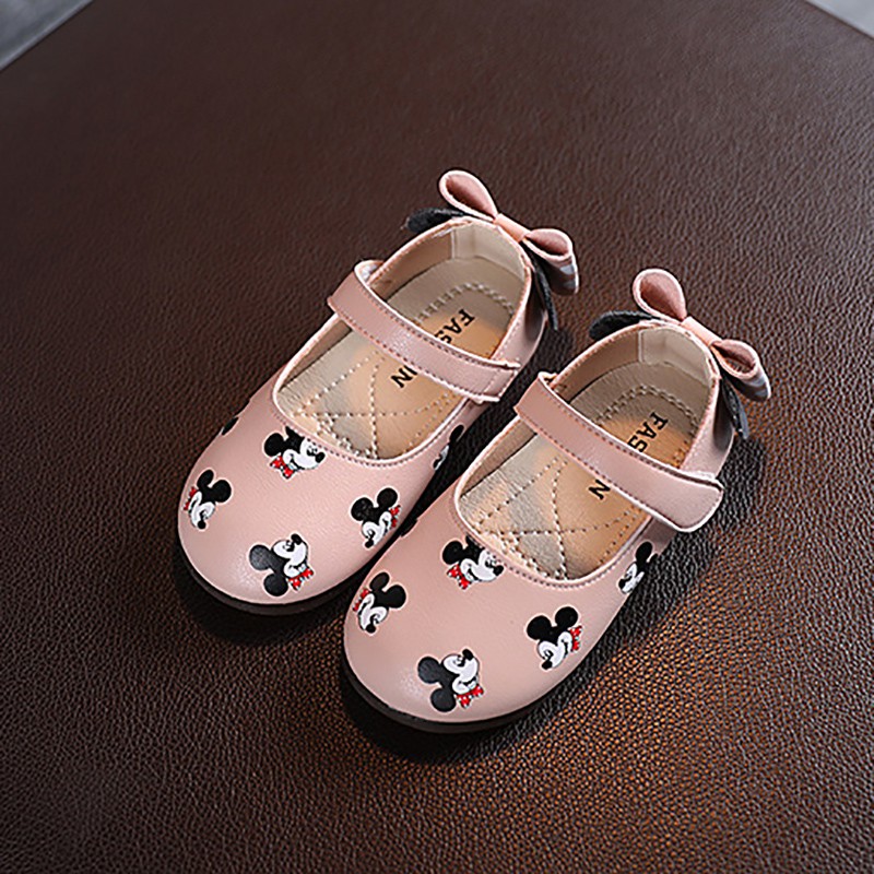 Giày đế mềm in họa tiết chuột Mickey đáng yêu cho bé gái