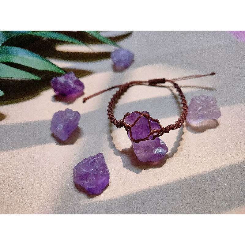 Vòng tay đan macrame đá fluorite tím