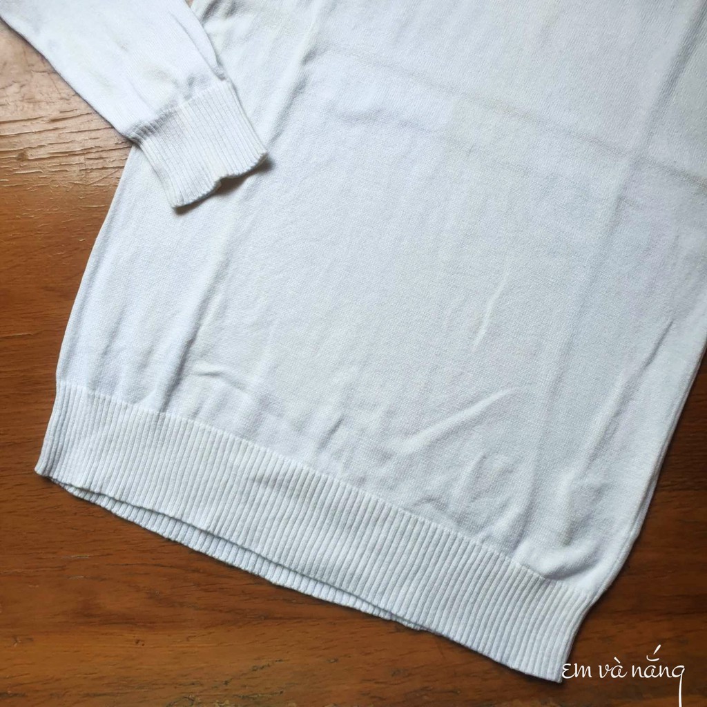 Áo len tay dài vintage cổ lọ 4 phân. Thiết kế của Nhật. Màu trắng kem không tì vết. Mới 99%