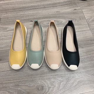 Giày thể thao mẫu mới