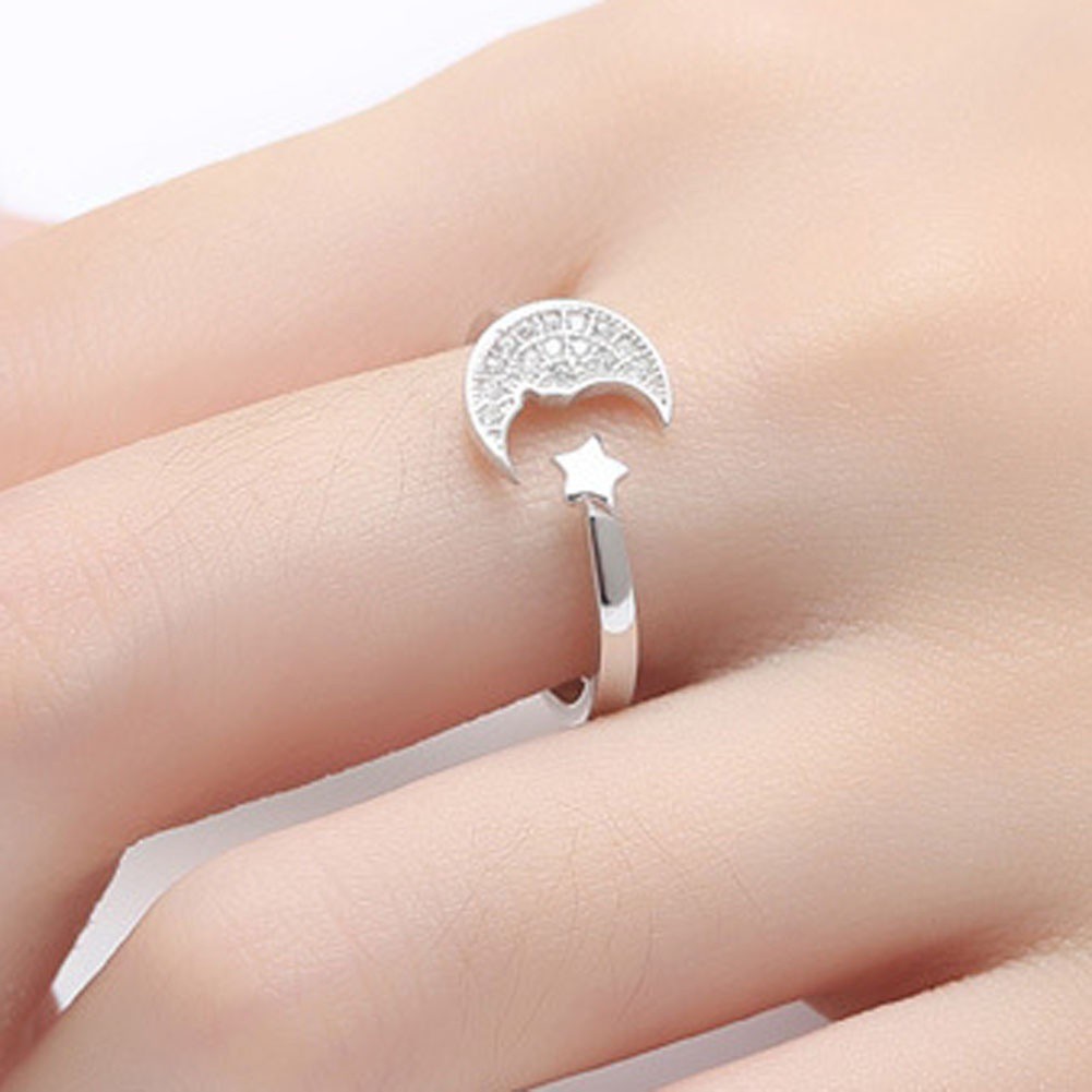 Nhẫn hở mặt trăng khuyết kèm ngôi sao