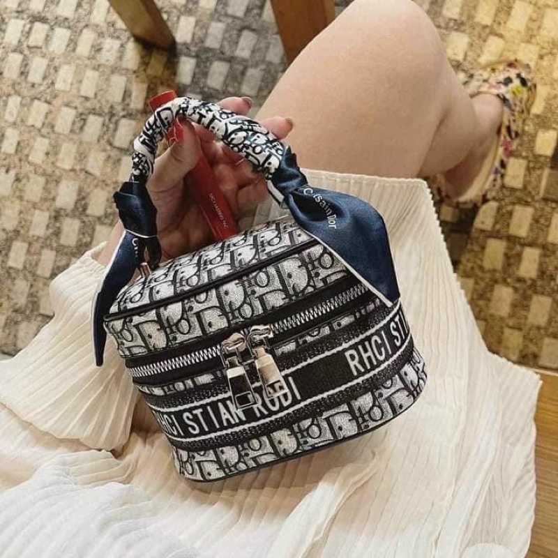 Túi Cốp D.I.O.R Thổ Cẩm Kèm Khăn Lụa, Túi Xách Nữ Đeo Chéo Sang Chảnh