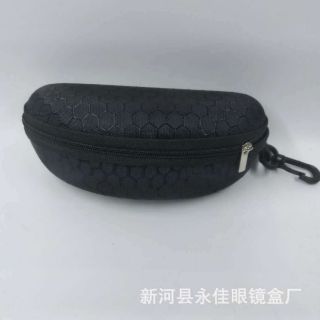 Hộp đựng mắt kính ( tặng khăn lau kính)