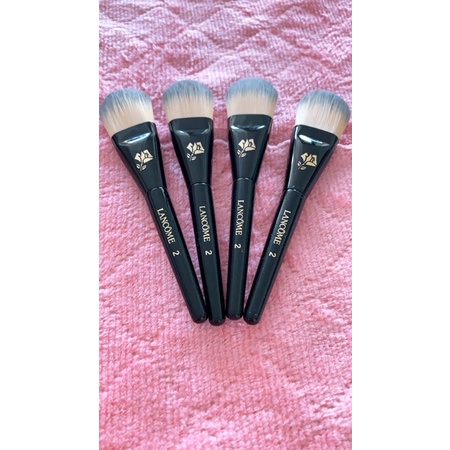 Cọ nền Lancome.
