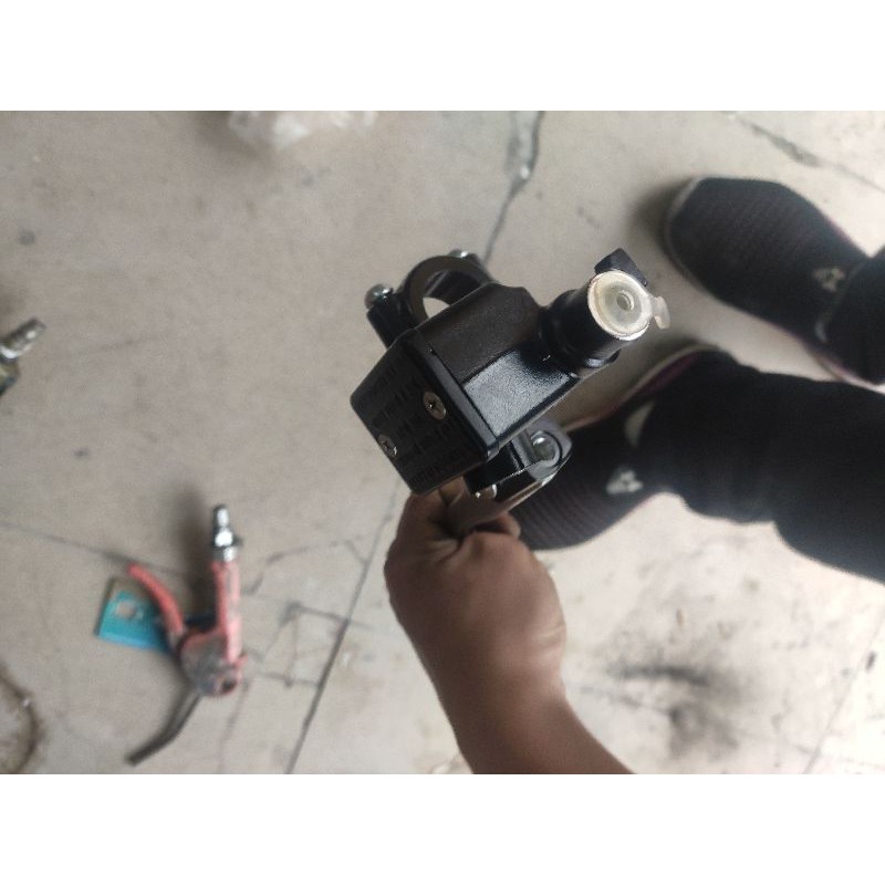 Củ phanh dầu trên vespa zin, cụm heo thắng dầu vespa Piaggio Lx zip liberty Primavera sprint nhập khẩu 2v 3v ABS