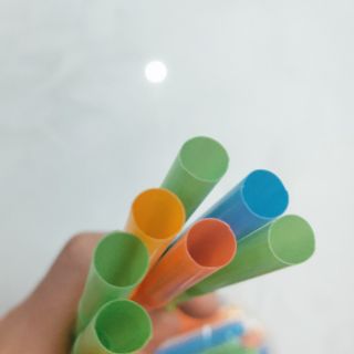1 bịch 50 cái ống hút cong phi 8 nhiều mà và phi 8 đen