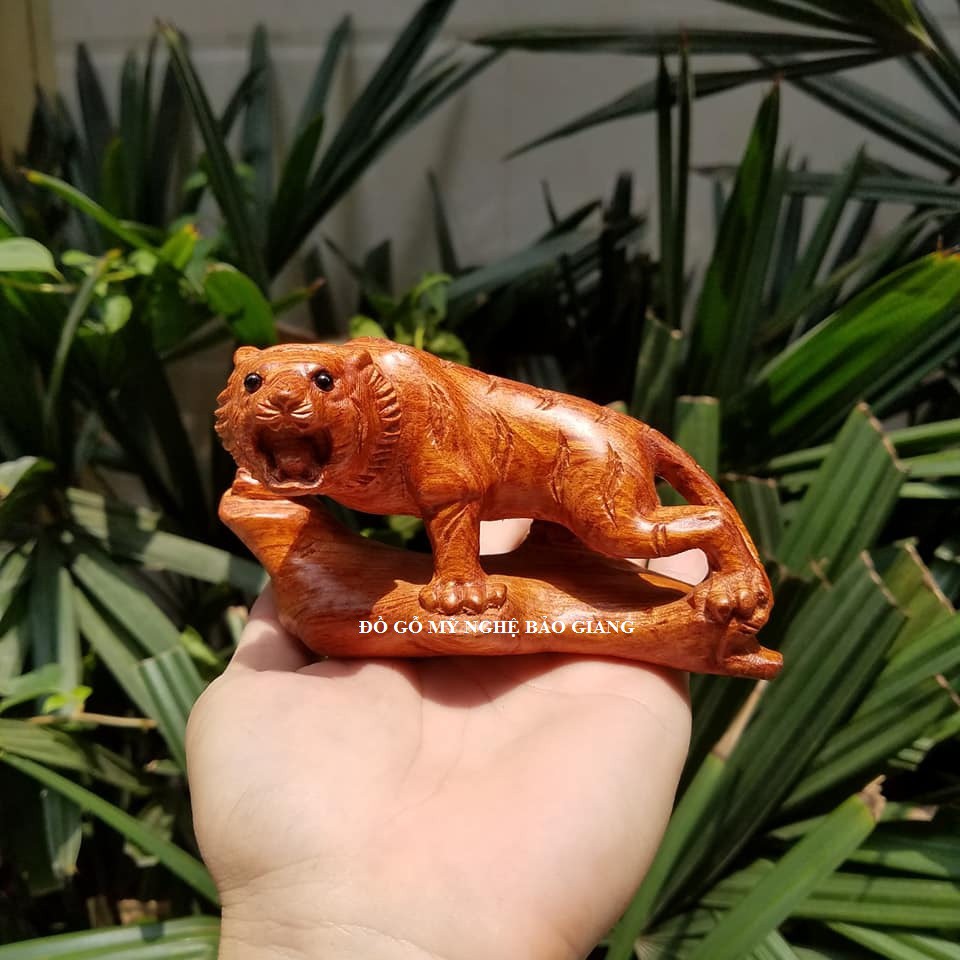 Tượng con hổ gỗ hương 12 cm