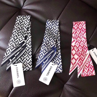 Khăn hiệu bản nhỏ.