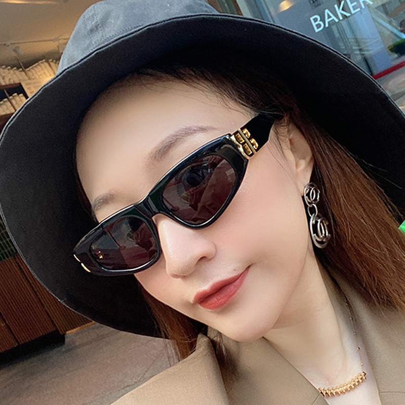 Kính mát gọng vuông thời trang cho nữ