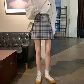 Chân váy kẻ caro