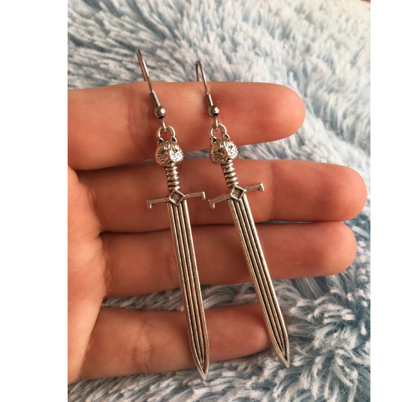 Khuyên Tai Hình Thanh Kiếm Phong Cách Gothic Thời Thượng