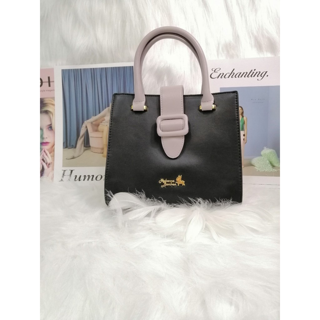 Túi cầm tay vuông màu nho phối đen PU. #RebeccaBonbon chó Bull Nhật Bản