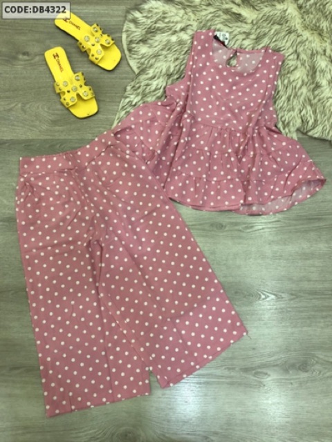 Đồ bộ nữ sát nách tầng quần lửng | BigBuy360 - bigbuy360.vn