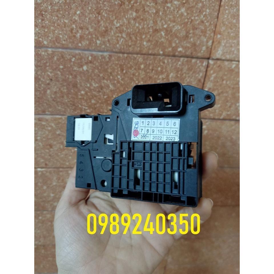Công tắc khóa cửa máy giặt LG 9kg FC1409S3W chính hãng