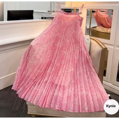 Váy maxi lụa hai dây dập li chất tơ mềm đi biển cao cấp ( ảnh thật )