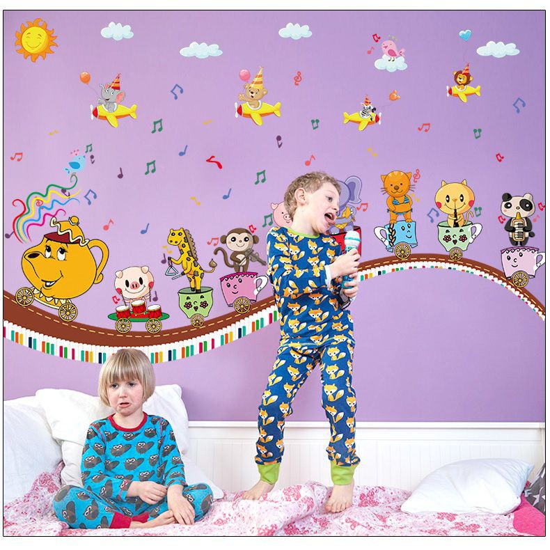 Decal dán tường Đoàn tàu vui nhộn mẫu số 3 AmyShop - decal cao cấp có sẵn giao ngay