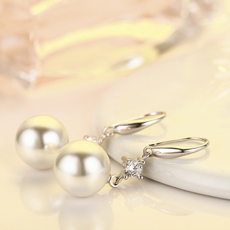 Đôi khuyên tai xỏ thanh thẳng đính ngọc trai nhân tạo khảm đá tinh tế đơn giản dành cho nữ